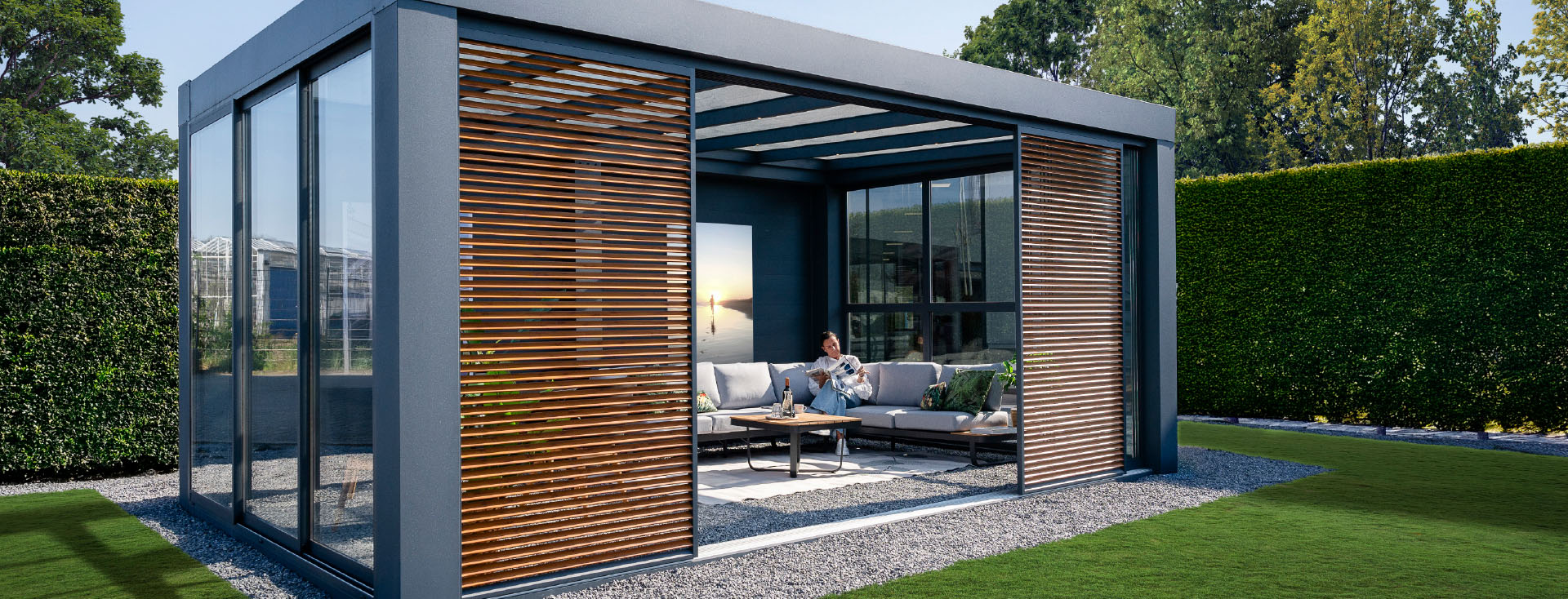 <h1>Elegance Shutter</h1>